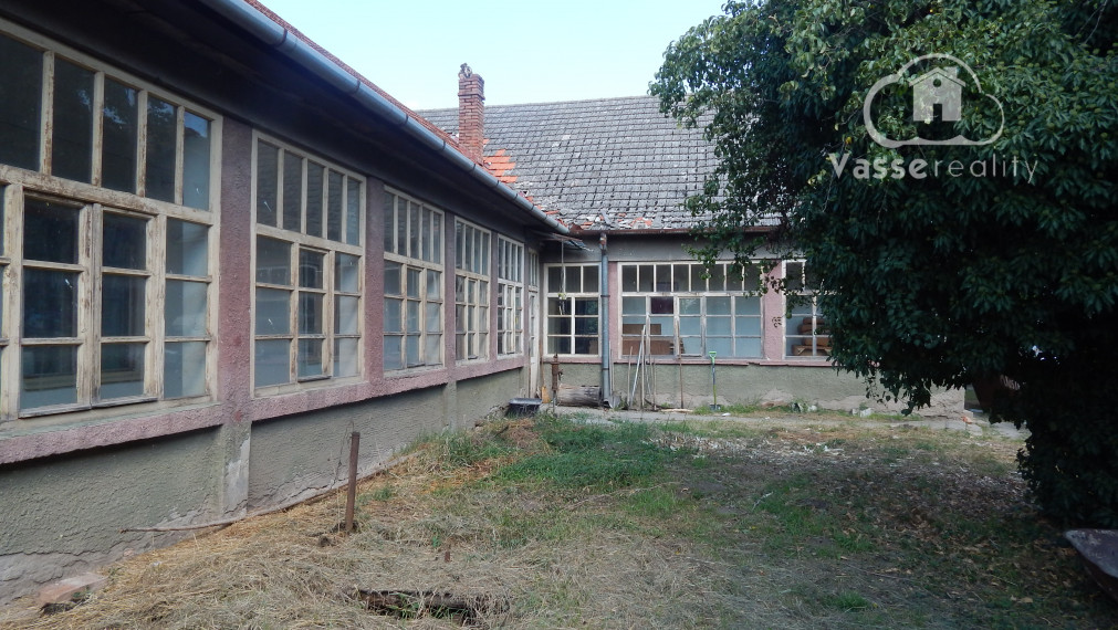 Na predaj 5 izbový dvojgeneračný dom v Salke pri Štúrove !