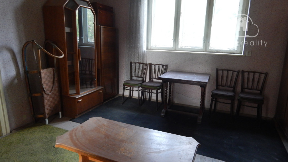 Na predaj 5 izbový dvojgeneračný dom v Salke pri Štúrove !