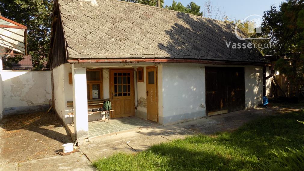 Na predaj 4 izb.dom s veľkou záhradou   3304 m2 v Rúbani  pri Štúrove .