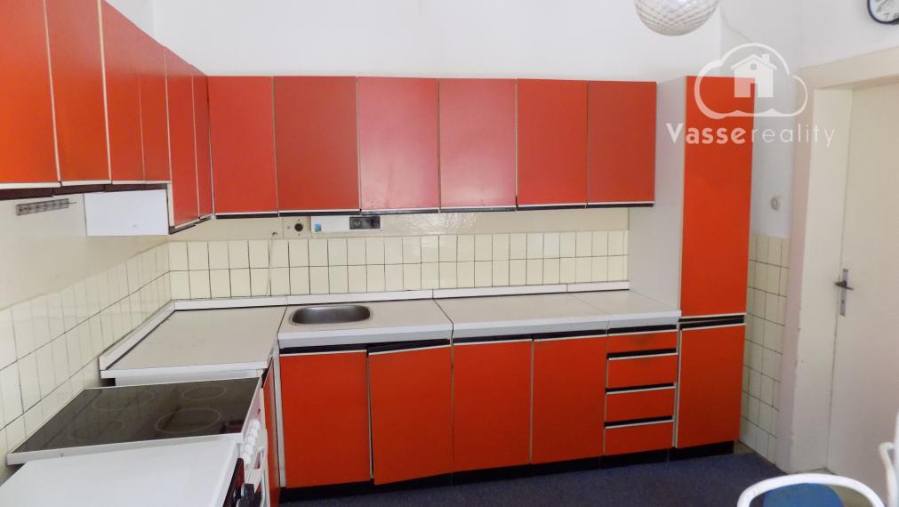 Na predaj 4 izb.dom s veľkou záhradou   3304 m2 v Rúbani  pri Štúrove .