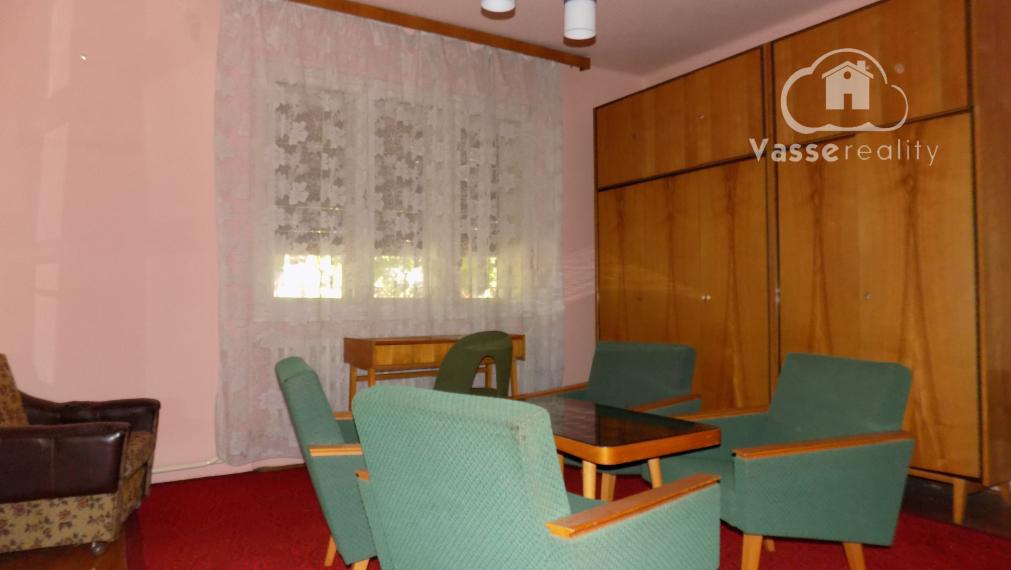 Na predaj 4 izb.dom s veľkou záhradou   3304 m2 v Rúbani  pri Štúrove .