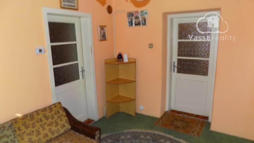 Na predaj 4 izb.dom s veľkou záhradou   3304 m2 v Rúbani  pri Štúrove .