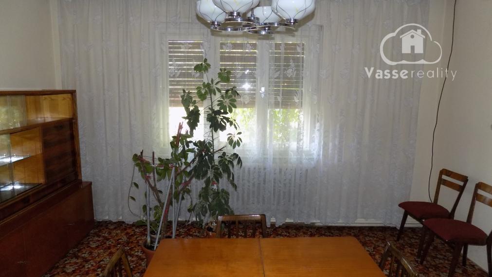 Na predaj 4 izb.dom s veľkou záhradou   3304 m2 v Rúbani  pri Štúrove .