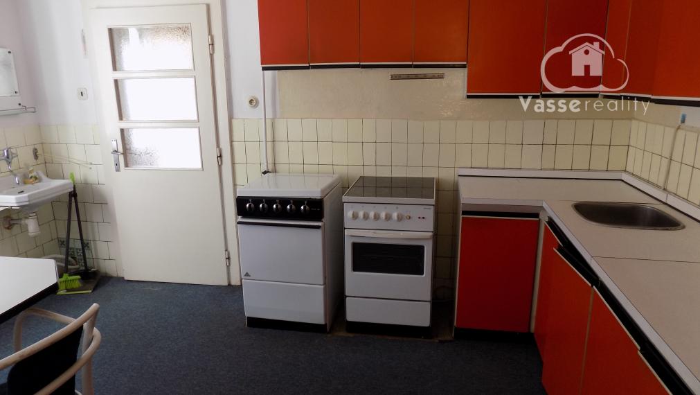 Na predaj 4 izb.dom s veľkou záhradou   3304 m2 v Rúbani  pri Štúrove .