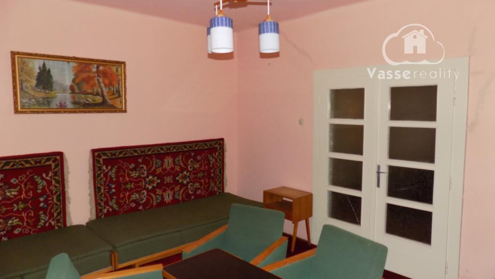 Na predaj 4 izb.dom s veľkou záhradou   3304 m2 v Rúbani  pri Štúrove .