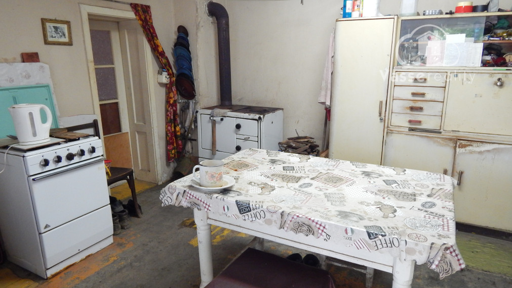 Na predaj chalupa  v Dubníku pri Štúrove  .