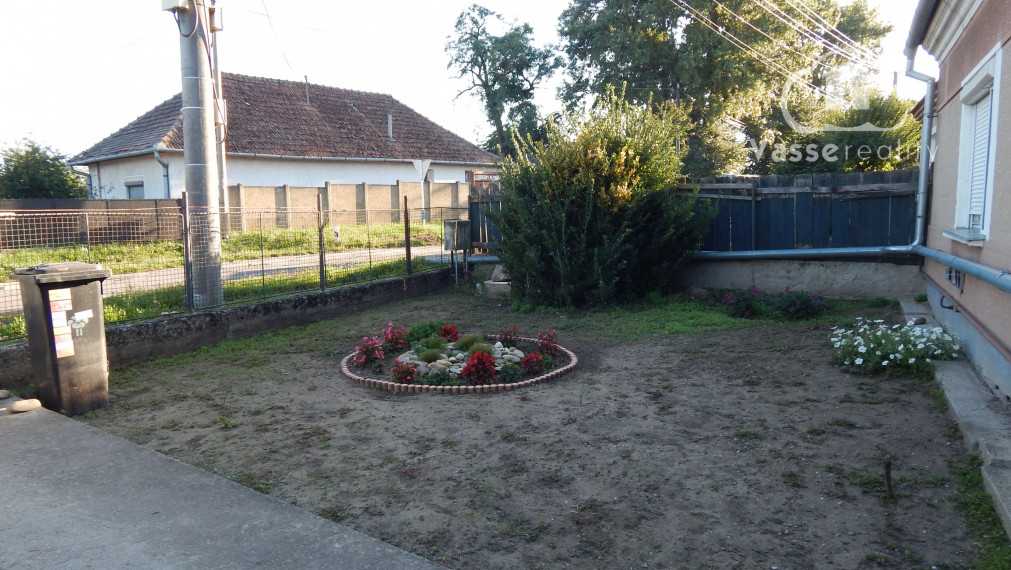 Na predaj 3 izbový rodinný dom v Imeli, len 3km od kúpaliska v Nesvadoch.