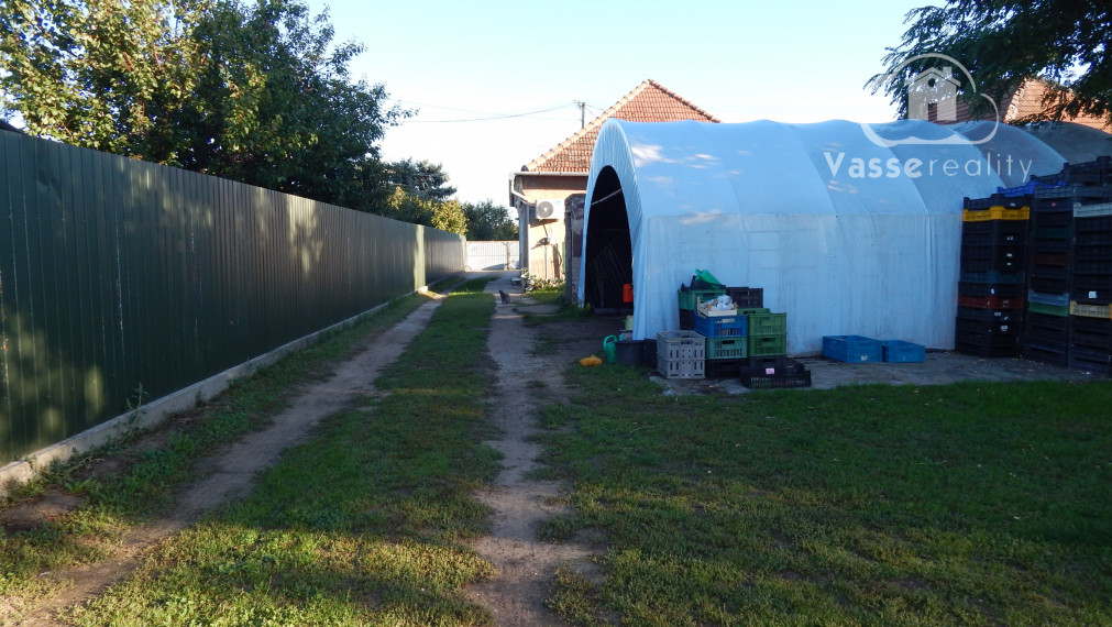 Na predaj 3 izbový rodinný dom v Imeli, len 3km od kúpaliska v Nesvadoch.