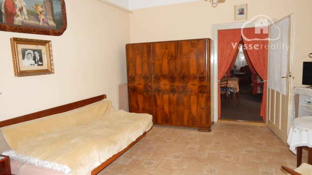 Na predaj 4 izbový dom vhodný aj ako chalupa v Malých Kosihách, 16 km od Štúrova.