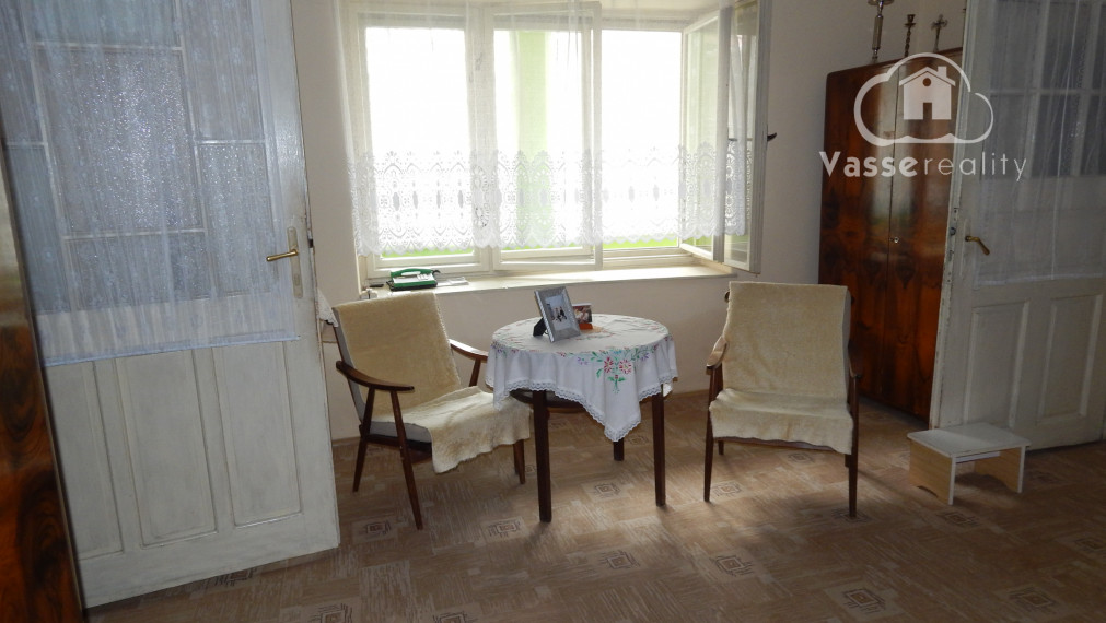 Na predaj 4 izbový dom vhodný aj ako chalupa v Malých Kosihách, 16 km od Štúrova.