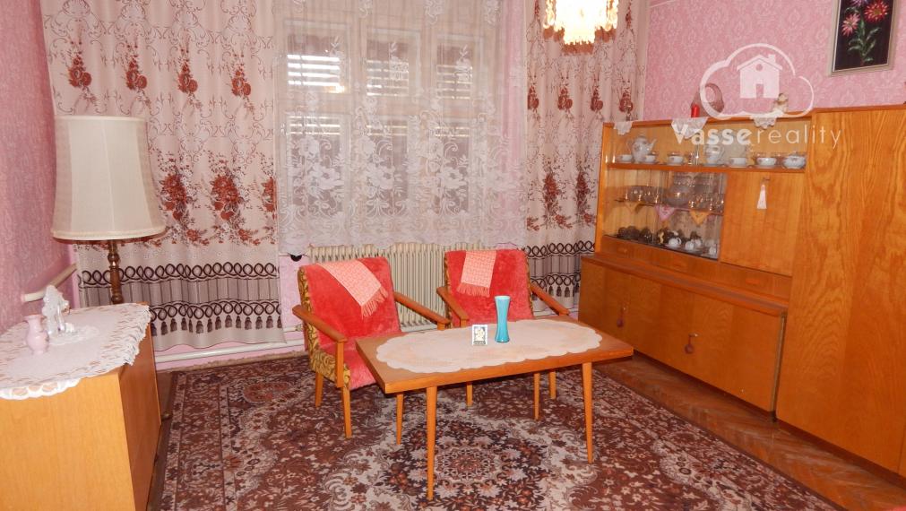 Na predaj 4 izbový dom vhodný aj ako chalupa v Malých Kosihách, 16 km od Štúrova.