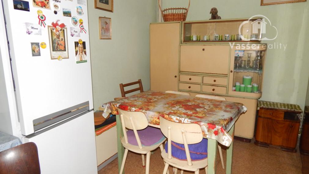 Na predaj 4 izbový dom vhodný aj ako chalupa v Malých Kosihách, 16 km od Štúrova.