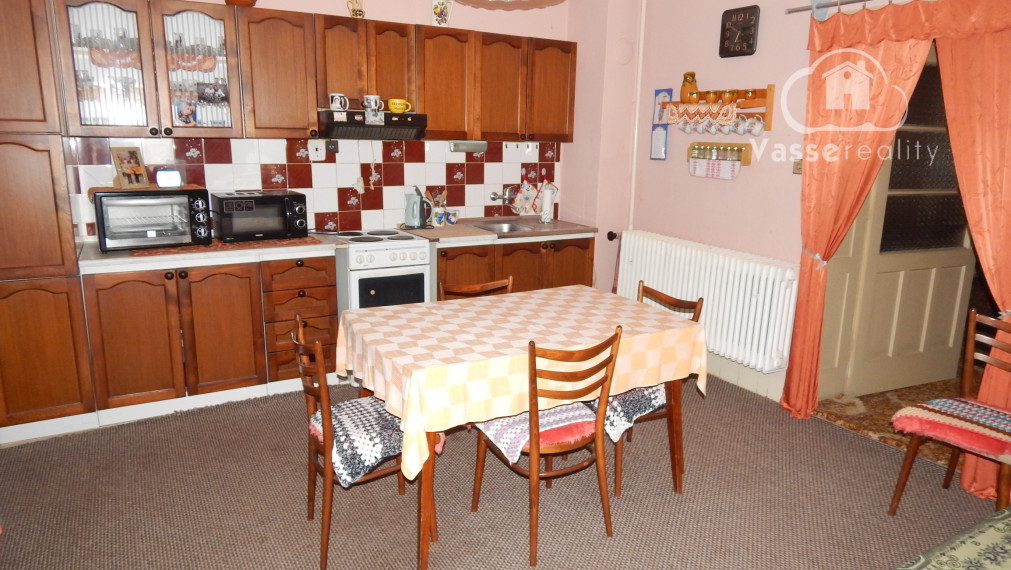 Na predaj 4 izbový dom vhodný aj ako chalupa v Malých Kosihách, 16 km od Štúrova.