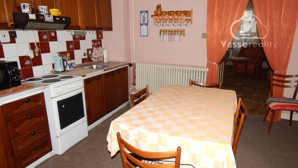 Na predaj 4 izbový dom vhodný aj ako chalupa v Malých Kosihách, 16 km od Štúrova.