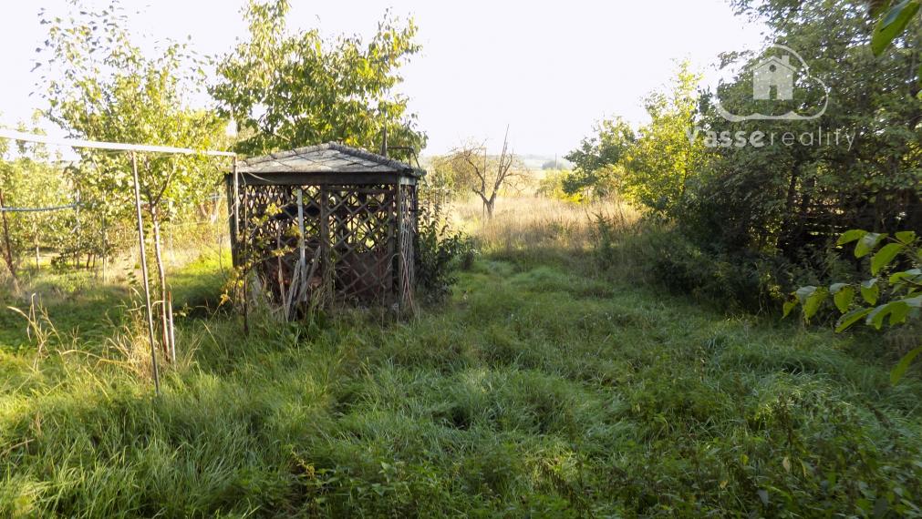 Na predaj tehlový 3 izb. dom v Rúbani - pozemok 2592 m2  pri rybníku .