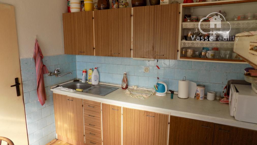 Na predaj tehlový 3 izb. dom v Rúbani - pozemok 2592 m2  pri rybníku .