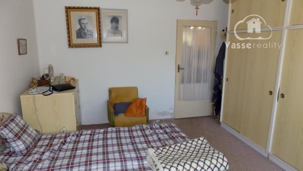 Na predaj tehlový 3 izb. dom v Rúbani - pozemok 2592 m2  pri rybníku .