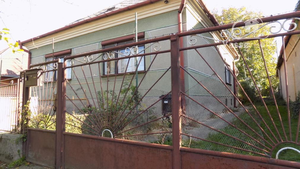 Na predaj tehlový 3 izb. dom v Rúbani - pozemok 2592 m2  pri rybníku .