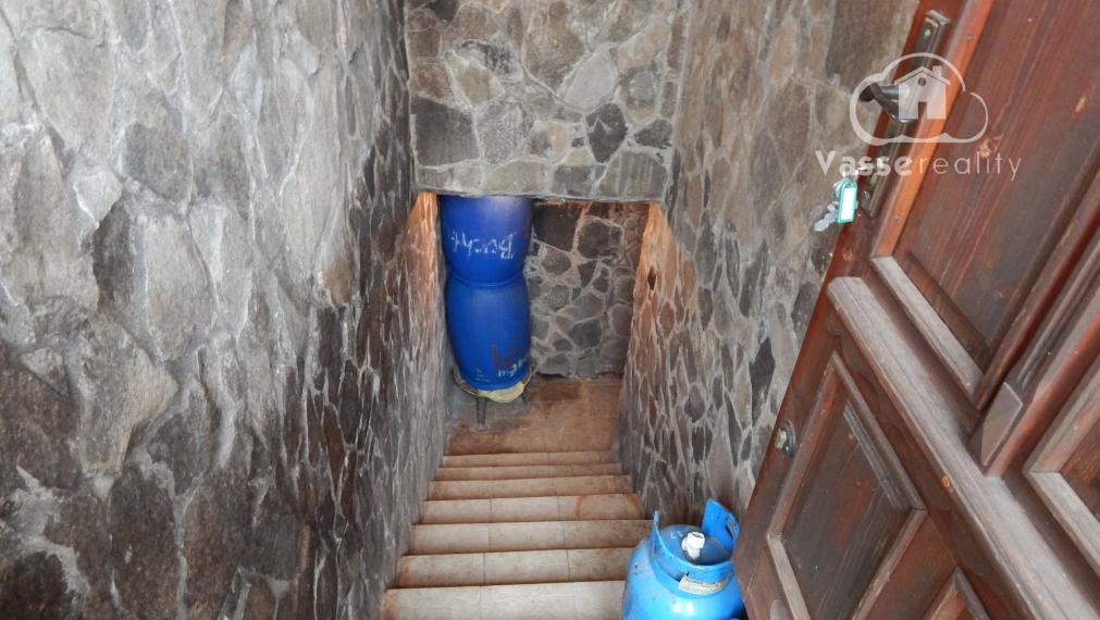 Chata vhodná na celoročné bývanie v Trávnici pri Podhájskej .