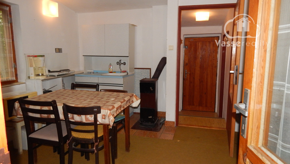 Na predaj 2 izbová celoročná chata  v Radvani nad Dunajom.