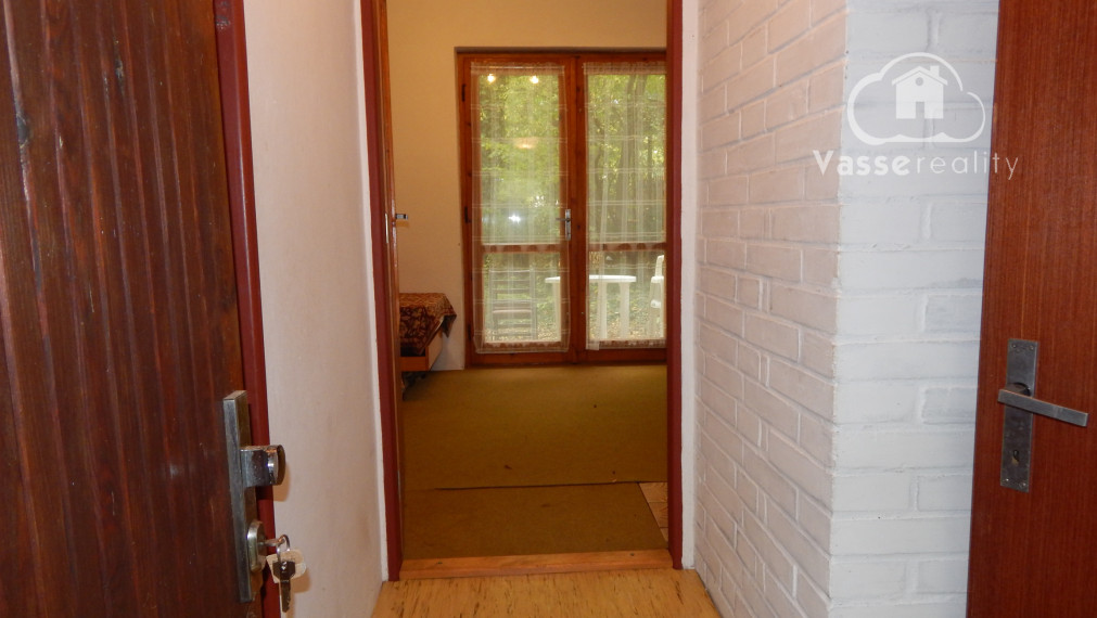 Na predaj 2 izbová celoročná chata  v Radvani nad Dunajom.