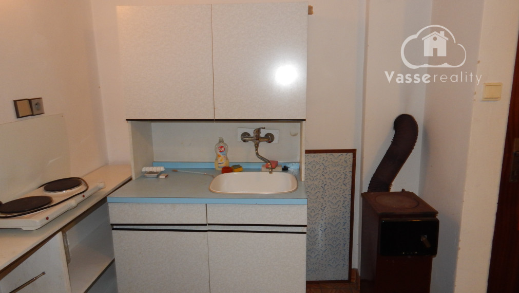 Na predaj 2 izbová celoročná chata  v Radvani nad Dunajom.