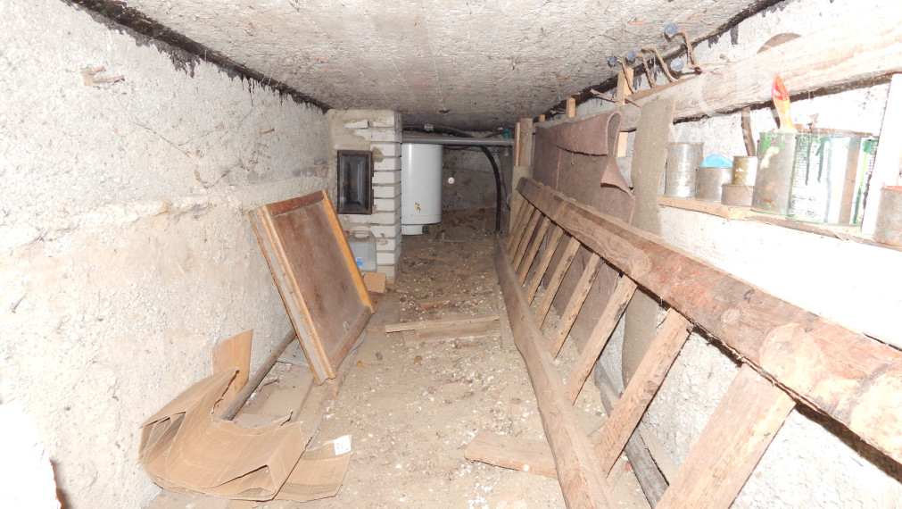 Na predaj 2 izbová celoročná chata  v Radvani nad Dunajom.