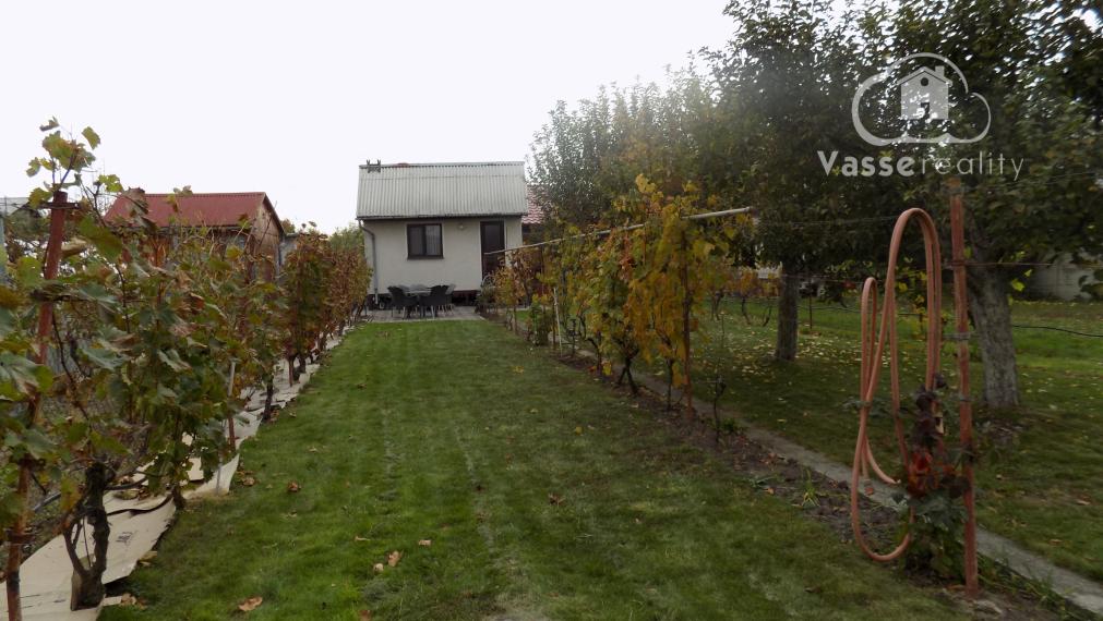 Na predaj chatka v príjemnej lokalite Svit pri  Nových Zámkoch .