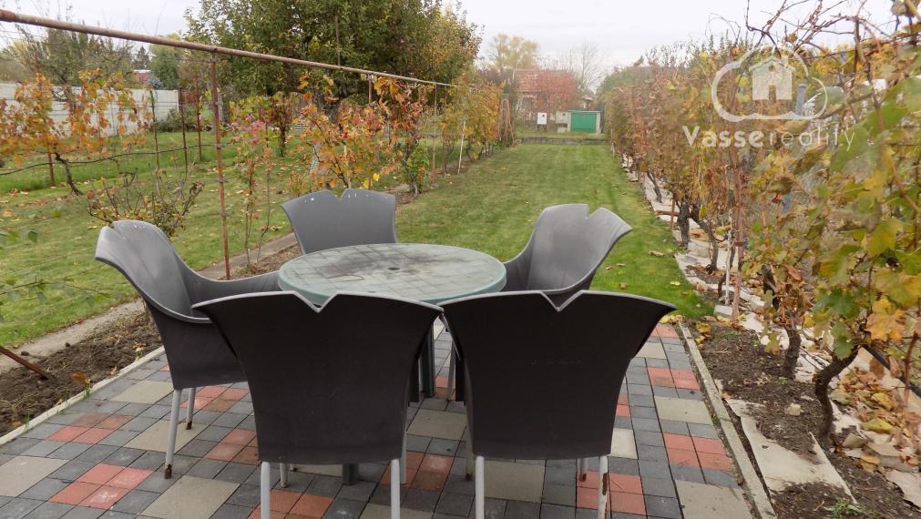 Na predaj chatka v príjemnej lokalite Svit pri  Nových Zámkoch .