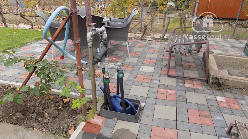 Na predaj chatka v príjemnej lokalite Svit pri  Nových Zámkoch .