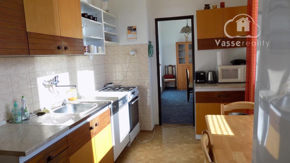 Priestranný 4-izbový byt s garážou, klimatizáciou a skvelou dispozíciou v obci Dubník