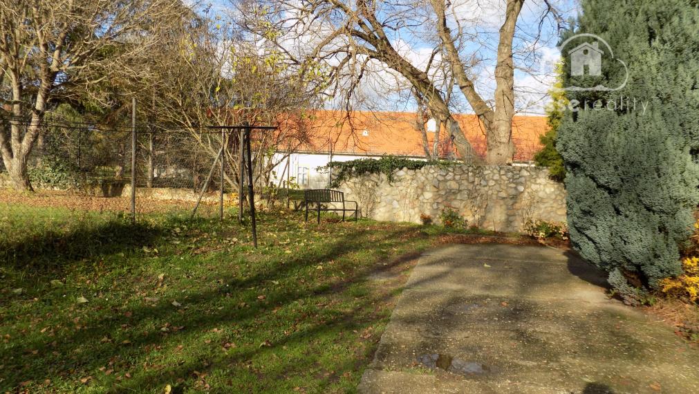 Priestranný 4-izbový byt s garážou, klimatizáciou a skvelou dispozíciou v obci Dubník