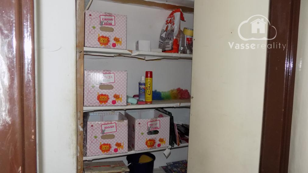 Priestranný 4-izbový byt s garážou, klimatizáciou a skvelou dispozíciou v obci Dubník