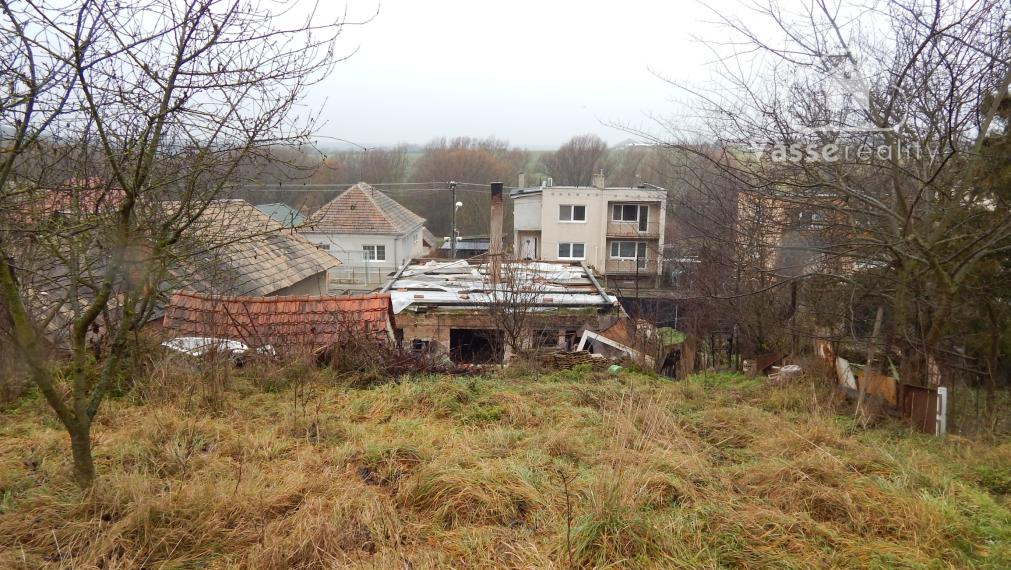 Na predaj 3 izbový rodinný dom v Dubníku pri Nových Zámkoch.