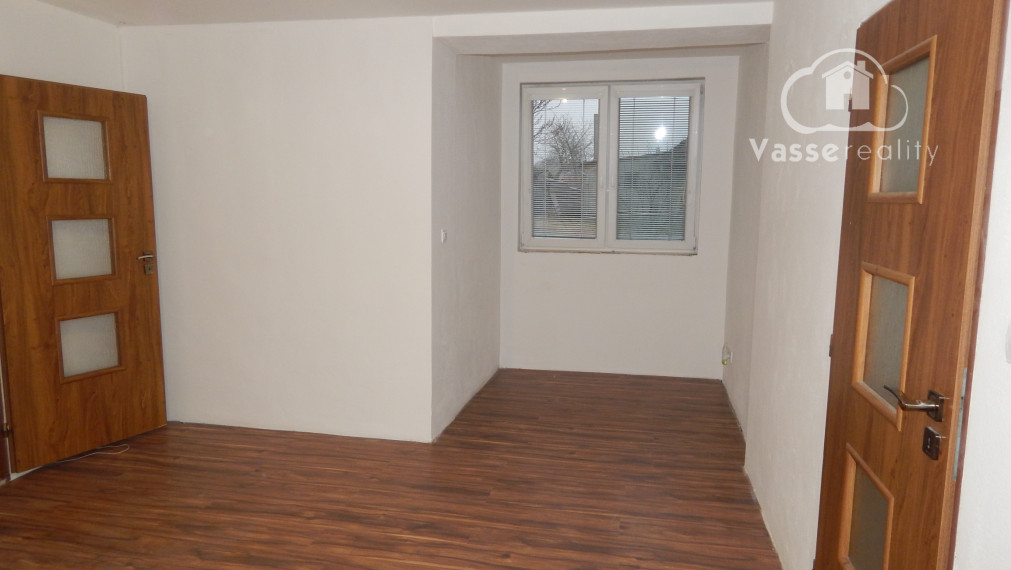 Rezervované ! Na predaj 3- izbová   chalupa v Semerove