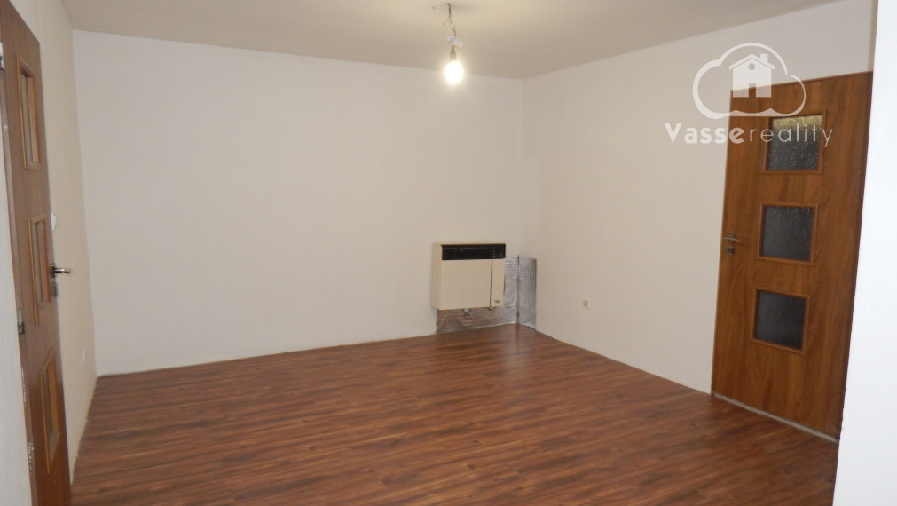 Rezervované ! Na predaj 3- izbová   chalupa v Semerove