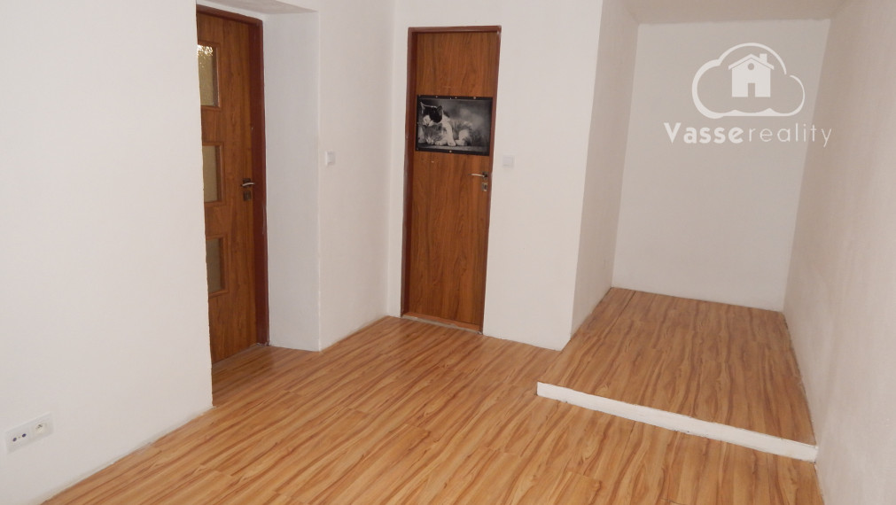 Rezervované ! Na predaj 3- izbová   chalupa v Semerove