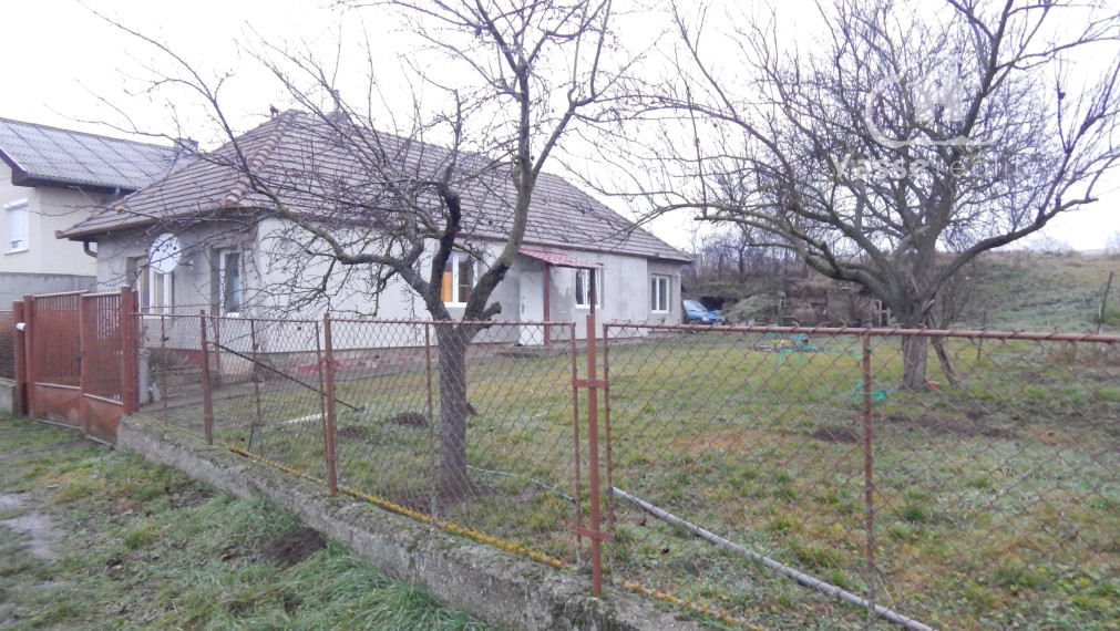 Rezervované ! Na predaj 3- izbová   chalupa v Semerove