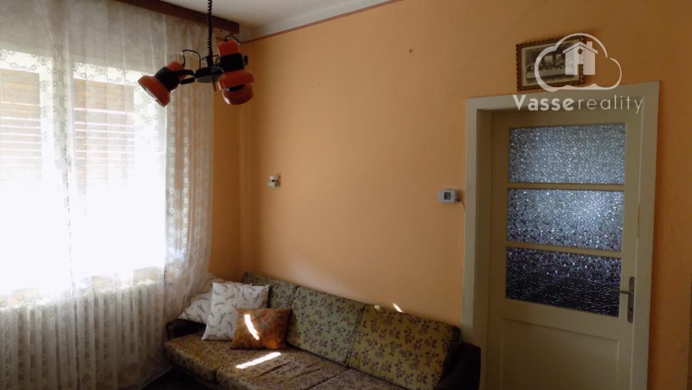 Na predaj 4 izb.dom s veľkou záhradou   3304 m2 v Rúbani  pri Štúrove .