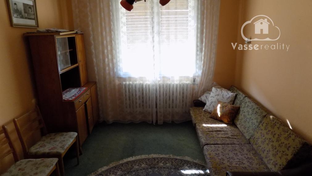 Na predaj 4 izb.dom s veľkou záhradou   3304 m2 v Rúbani  pri Štúrove .