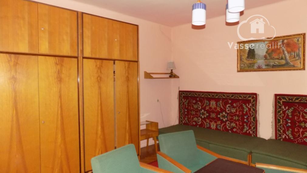 Na predaj 4 izb.dom s veľkou záhradou   3304 m2 v Rúbani  pri Štúrove .