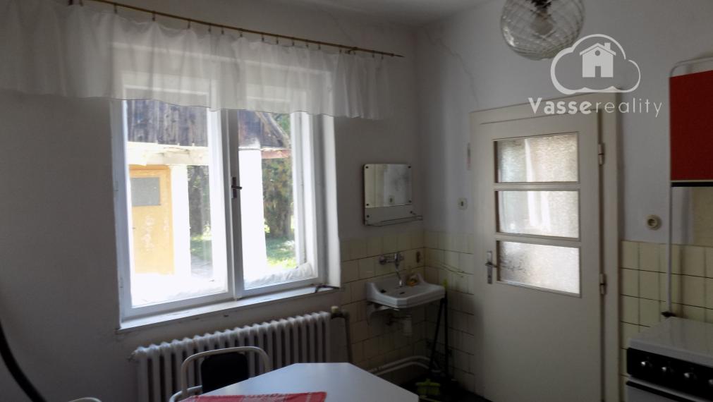 Na predaj 4 izb.dom s veľkou záhradou   3304 m2 v Rúbani  pri Štúrove .