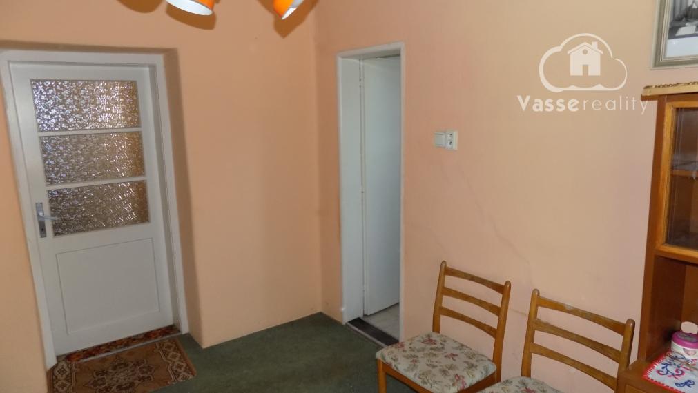 Na predaj 4 izb.dom s veľkou záhradou   3304 m2 v Rúbani  pri Štúrove .