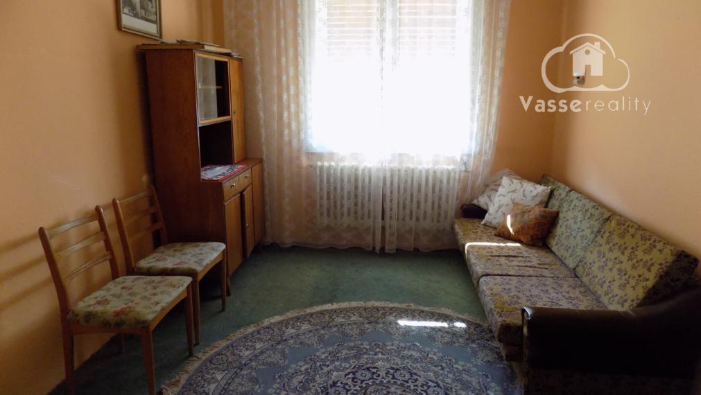 Na predaj 4 izb.dom s veľkou záhradou   3304 m2 v Rúbani  pri Štúrove .