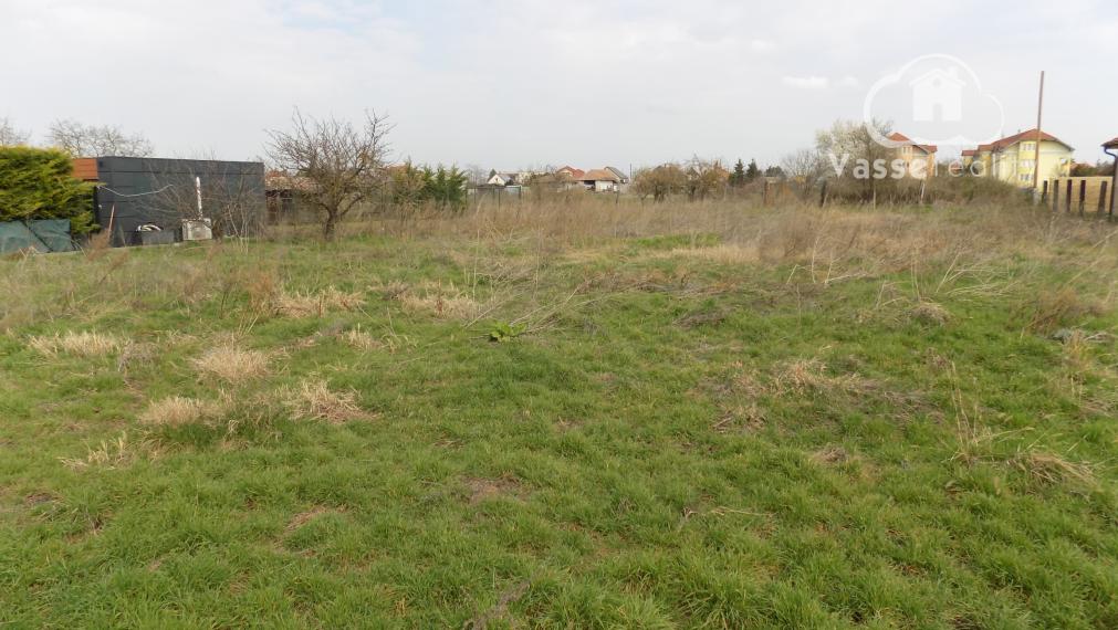 Len u nás ! Pozemok na stavbu domu v Andovciach -  1124 m2 .