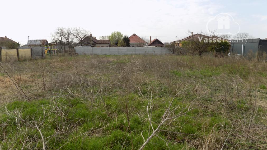 Len u nás ! Pozemok na stavbu domu v Andovciach -  1124 m2 .