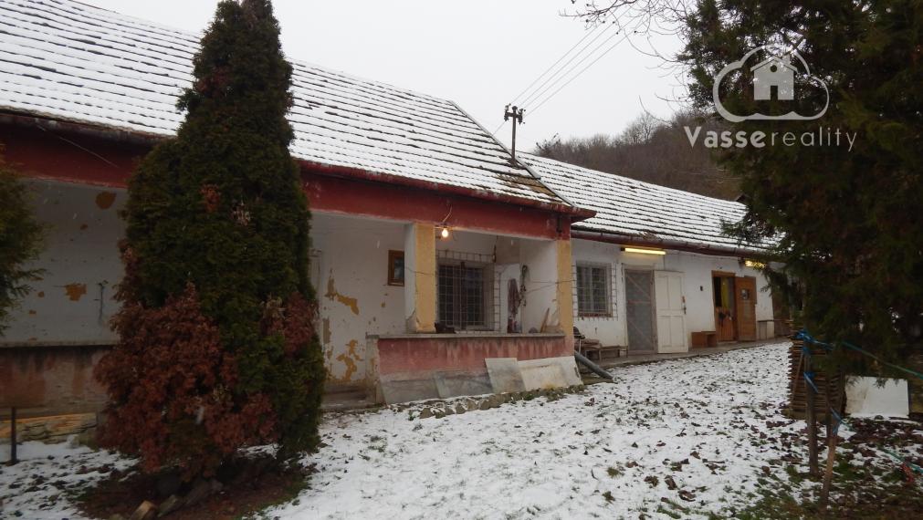 Na predaj chalupa  v Dubníku pri Štúrove  .