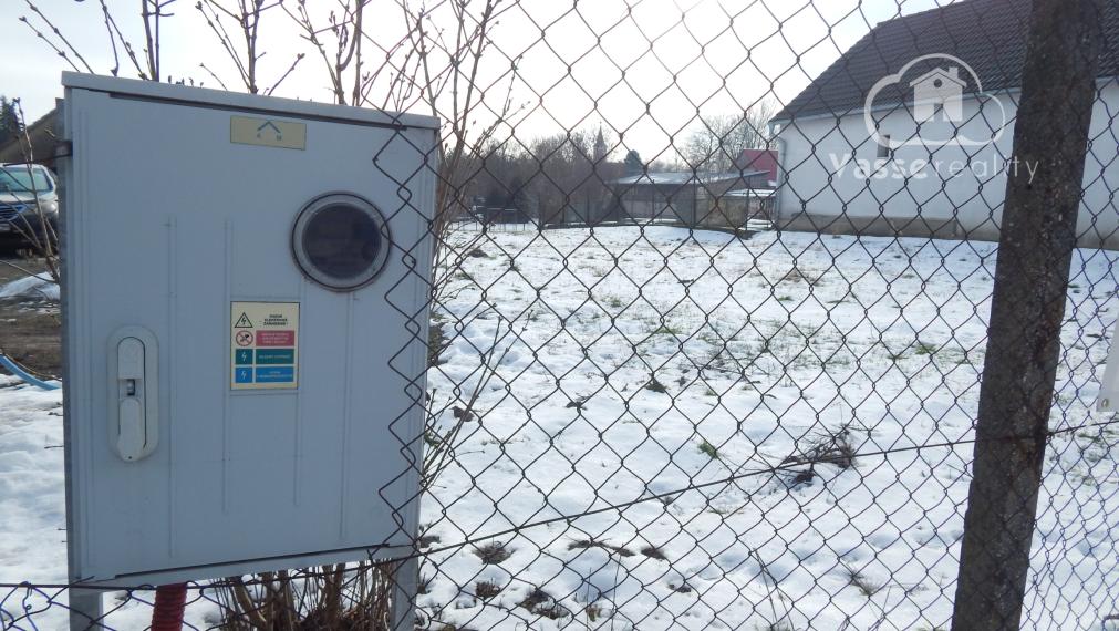 Na predaj pozemok so stavebným povolením, v Čalovci pri Komárne.