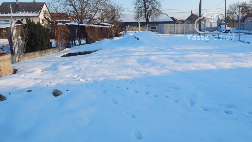 Na predaj pozemok 388 m2 v obci  Mužla pri Štúrove .