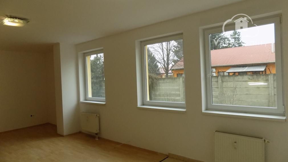 NOVINKA: Exkluzívny 2-izbový byt v Štúrove – Vadaš na skok!